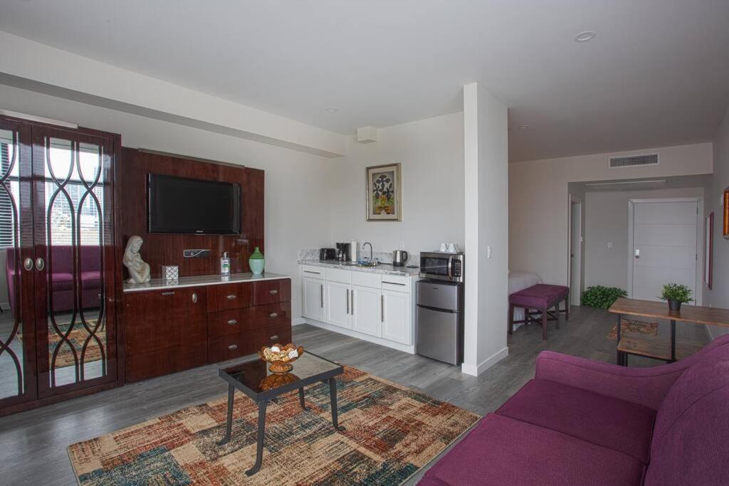 Cali King Size One Bedroom Luxurious Suite In Dtsd Σαν Ντιέγκο Εξωτερικό φωτογραφία